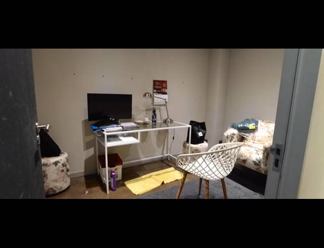 BUSINESS PROPERTY TO RENT IN LYNNWOOD GLEN